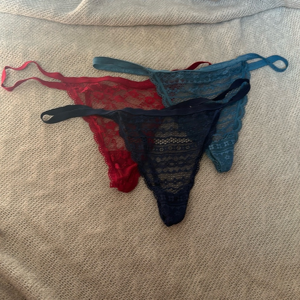 Victoria’s Secret Lace V-String Panty Bundle